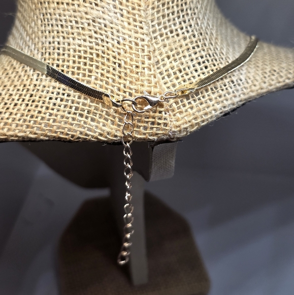 Elegant Gold Necklace - Picture 2 of 2